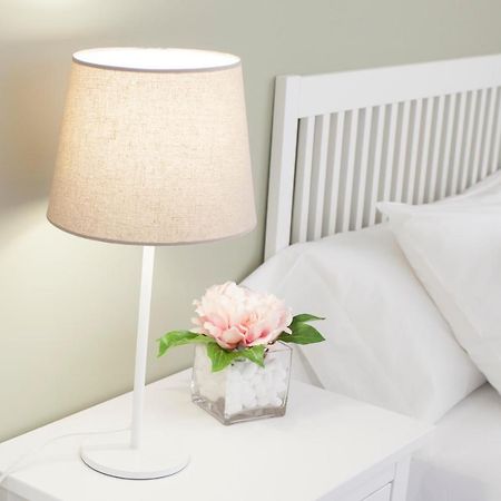 Celia Apartment Roa Bagian luar foto