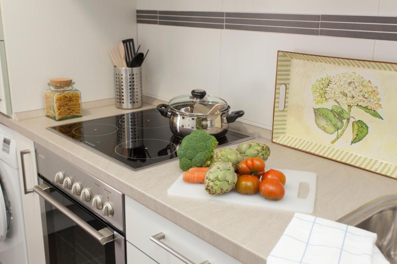 Celia Apartment Roa Bagian luar foto