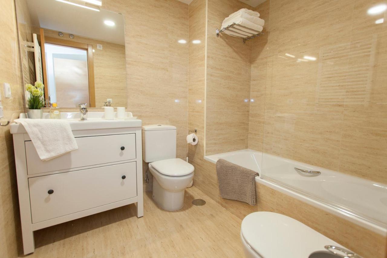 Celia Apartment Roa Bagian luar foto